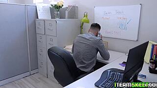 เลน่า พอลรับการเย็ดแรงจากข้างหลังในฉากบ้าคลั่ง