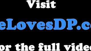 Wow, lund chusne wali babe दो guys से bj के बाद double penetrated होती है! 🔥😍