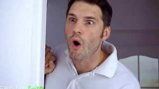 Deviante - Asia Raeのマンコ舐めオーガズムがランドリールームで！ 🔥