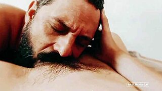 بحب الحس كس حبيبتي كل صباح