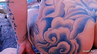 Pasangan Remaja Nikmati Seks Surga di Pantai Umum.