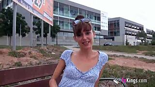 Spaanse meiden worden wild met naakte publieke blowjobs in compilatie