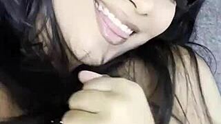 첫 경험 라티나 레즈비언들, 거대한 백인 자지 빨아! 함께 하드하게 분출해!