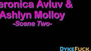 Lesbian remaja jariin dan jilat memek di sesi panas