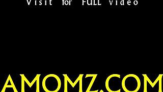 Babe murdară călărește tare pentru orgasm intens.