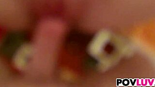 Salope de lavage auto Alice White prend ma grosse bite bien fort !