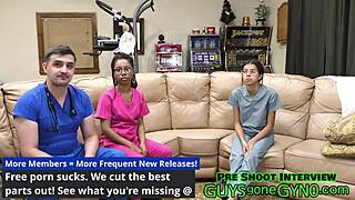 मेल नर्स गाइजगोनगायनो डॉट कॉम पर एग्जाम टेबल पर जर्क ऑफ करने के लिए स्नीक इन करता है!