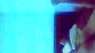 Äter hennes gömda interracial-fru tills hon kommer hårt