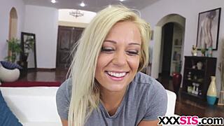 Blonda Kenzie Green blir hårt knullad av monsterkuk i gruppaction. Hennes tighta arsle tar en hård stövel.