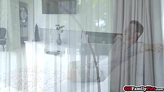 Maďarská cigánka Sarah Cute tvrdo jebe nevlastného brata! 😍