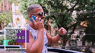 O bože, ne možeš propustiti puni video Džuli Souze, njena guza!