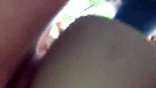 Selipin Celana Dalam Dalam Sambil Colmek Publik Luar Ruangan, Klimaks Berantakan Berambut