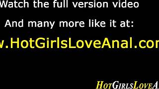 Gledaj ovu lezbijsku seksi curu kako liže pičku u štiklama na otvorenom prvom putu!