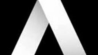 Η Μπέλα Ρόλαντ και η Λέξι Λούνα εξερευνούν το πρώτο ερωτικό μασάζ, τα πράγματα γίνονται άτακτα και καυτά. Τα χέρια περιπλανώνται παντού στη ζεστή συνεδρία.