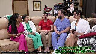 دكتور كندا يفحص تشاني كروسفاير في لفة مستشفى جامحة