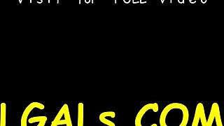 Sexuele Lesbo Meiden Ontspannen Met Natte Kut Vingeren