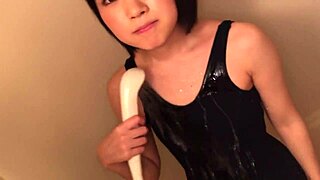 일본 틴 18+ 학교 수영복 입고, 너무 작고 귀여워, 작은 몸매 더 보고 싶어!