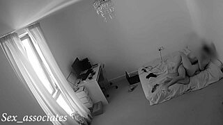 맨, 히든캠이 내 아내가 내 베스트 버드랑 바람피우는 거 잡았어, 믿을 수 없어!