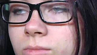 वह सब डंजन में जोर से कोड़े खा रही है! 😈🔥