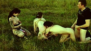 Pepusta suuhun -dominointi tekee tästä naisesta kinky ulkolelun