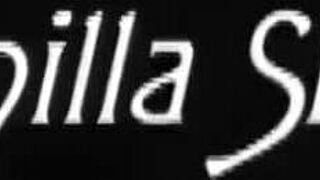 tiffany rayne não para, né? seu cuzinho apertado leva pau duro.