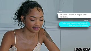 Meglepetés látogatásom volt a forró Barbie Roustól a lakásomban vad cowgirl akcióra