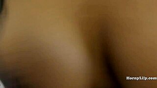 Hej, kočka, pozri na môj veľký zadok, kým čúrám v roleplay