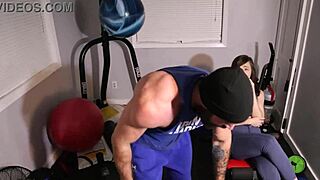 Saya Gilakan Bina Otot Sambil Pancut Dalam Seluar Yoga Di Gym