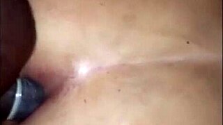 ぽっちゃり素人熟女がデカ尻でハードなアナルをガンガン突かれる