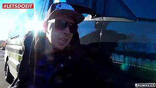 किम डेविस, तुम बस में रफ चाहती हो, ना?