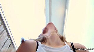 金发妹破洞渔网袜户外公开被猛干