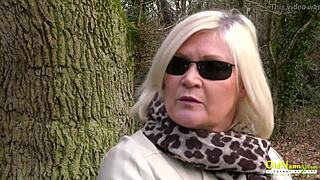 Ik kan niet weerstaan vreemdgaan met rijpe Lacey Starrs rondingen.