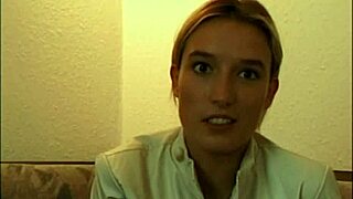 Deutsche Teens reiben Klits vor Kamera zum ersten Mal!