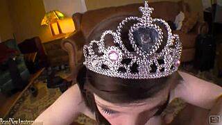 18-åring babe blir hardt knullet i casting