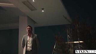 狐狸精Scarlit勾搭Ariana和Manuel，激情开干