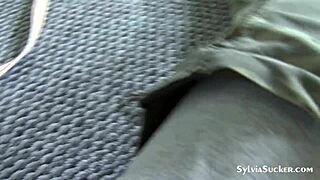 Hej Lara Croft, wszystko wyśpiewasz po tej twardej sesji?