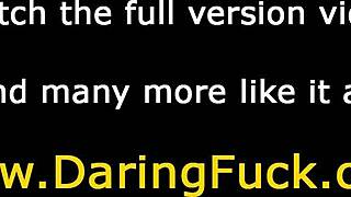 فتاة أوروبية لطيفة وجهها مغطى بماء السكس الساخن