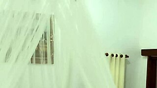 Barberer min behårede fisse til kæmpe aubergine indsættelse