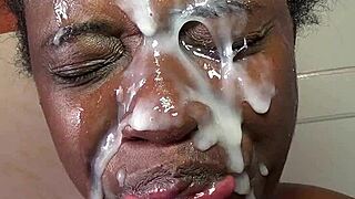 Spermskygga horor blir dränkta i enorma ansiktsfuller