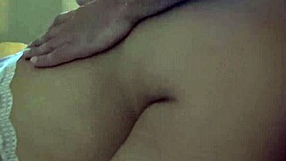 Турецкая жена ощущает глубокую связь в романтических объятиях пасынка