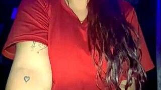 Panas banget, cewek merah rambut amatir 18+ tetek gede didominasi dan ditarik rambutnya