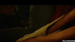 Liv Tyler bersinar di Stealing Beauty 1996.