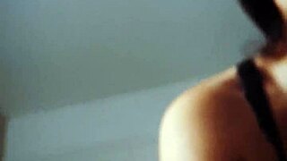 Hermanastra Gue Naik Cowgirl dengan Skill Nyata