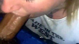 Σκατά! Λαχταράω καυλί στο στόμα μου και να καταπίνω κάθε σταγόνα!