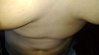 fata cu pizda strânsă acceptă să se fută cu prietenul soțului pentru că el nu-i dă atenție