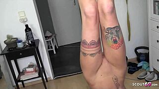 Dünne deutsche Teen Julia Juice beim Yoga geschwängert!