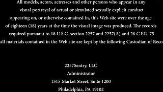 لعنة! الخاضع يتناك في طيزه ويتلقى ضربات قوية في هيمنة!