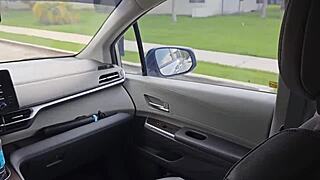 Hej, hoćeš da znaš kako me nepoznati napunio pičku spermom posle vožnje?