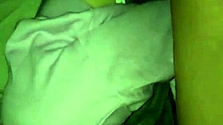 Bapa Tiri Selinap Ke Anak Tiri Latina Kecil Untuk Seks Malam