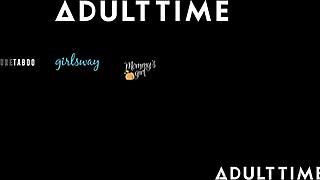 Adult time - chytená nadržaná Maya Woulfe pri masturbácii austrálskou kamarátkou Holly Day! 😜